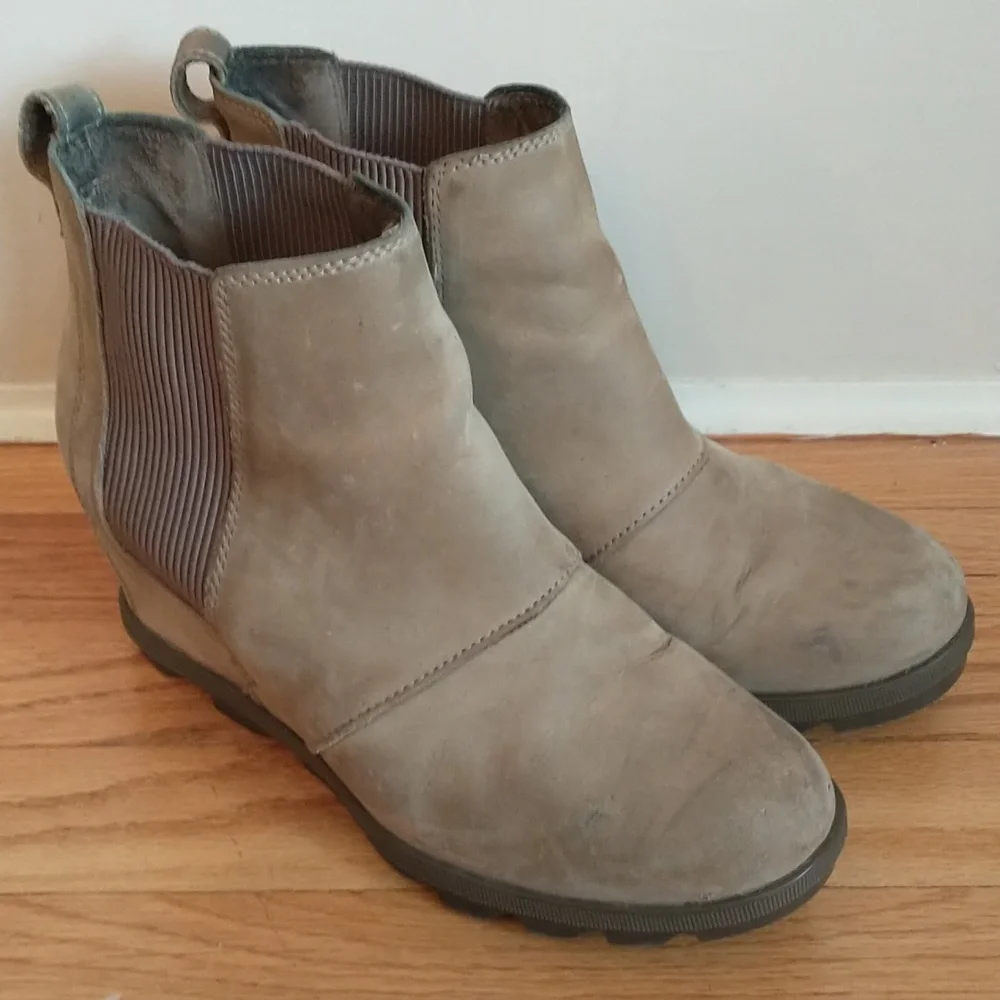 Sorel Joan of Arc wedge Chelsea leather‎ bootie